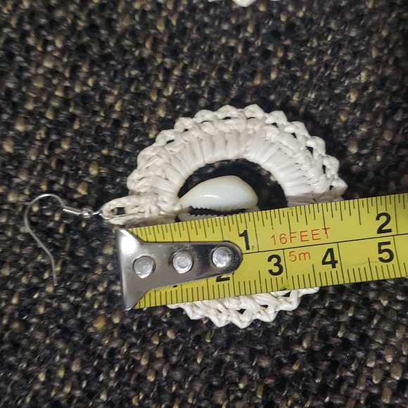 Macrame shell earrings bundle 4 pair - Picture 5 of 7